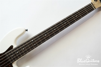 BETA J5 - Snow White