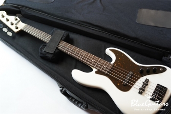 BETA J5 - Snow White