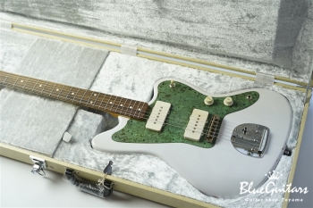 Model JM. #079 Light Aged - White Blonde with Green