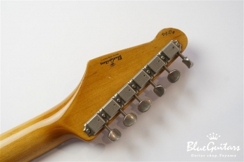 IRIS #076 - Candy Apple Red over Aztec Gold