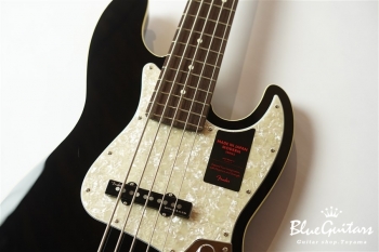 Made in Japan Modern Jazz Bass V - Black