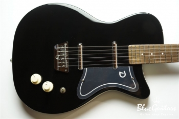 JADE 57 - Limo Black