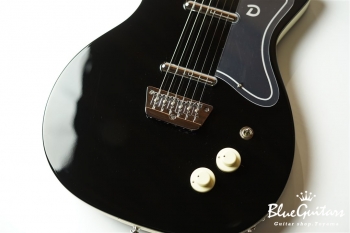 JADE 57 - Limo Black