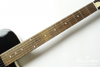 JADE 57 - Limo Black