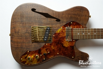 PFTE #017 Limited - Figured Walnut/Alder 1P/Pau Ferro FB - Natural/Oil