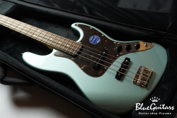 MJB1-STD/NJ - Aged Ice Blue Metallic