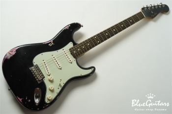 Team Built Limited Edition 1960’s Stratocaster Journeyman Relic Black over Pink Paisley