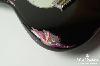 Team Built Limited Edition 1960’s Stratocaster Journeyman Relic Black over Pink Paisley