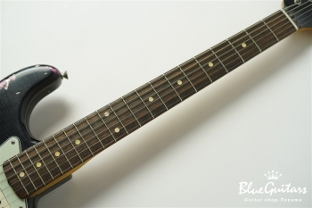 Team Built Limited Edition 1960’s Stratocaster Journeyman Relic Black over Pink Paisley