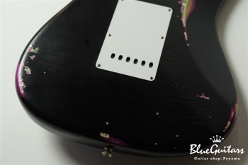 Team Built Limited Edition 1960’s Stratocaster Journeyman Relic Black over Pink Paisley