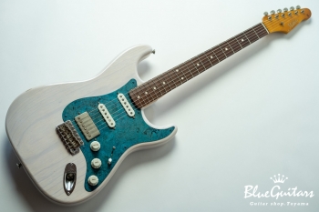 Model S. #059 Light Aged - White Blonde with Orii Blue