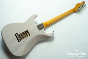 Model S. #059 Light Aged - White Blonde with Orii Blue