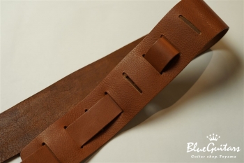 Plain Leather - Camel & Round Studs