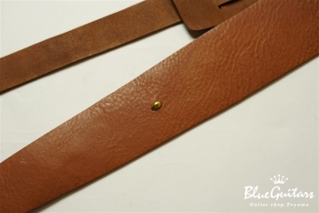 Plain Leather - Camel & Oval Studs