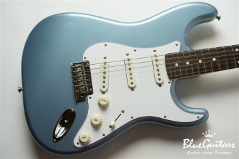 Made in Japan 2019 Limited Collection Stratocaster - Ice Blue Metallic