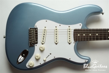 Made in Japan 2019 Limited Collection Stratocaster - Ice Blue Metallic