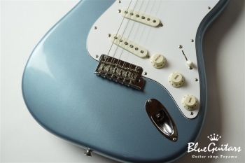 Made in Japan 2019 Limited Collection Stratocaster - Ice Blue Metallic