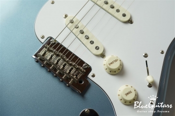 Made in Japan 2019 Limited Collection Stratocaster - Ice Blue Metallic