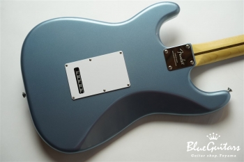 Made in Japan 2019 Limited Collection Stratocaster - Ice Blue Metallic