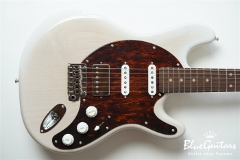 Ve=cul - V.Blonde [All Lacquer]