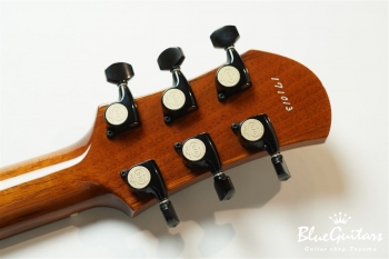 Grain – Curly Maple TOP/Madagascar Rosewood FB/Sunburst