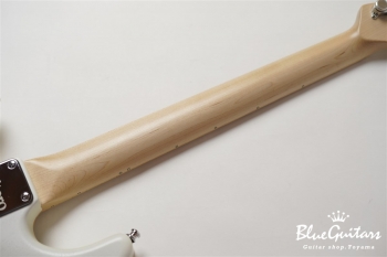 Astra Multi Scale - See-through White