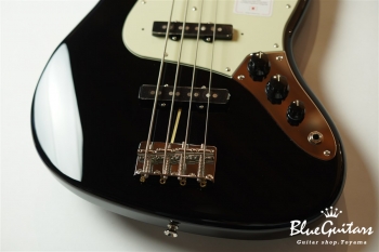 Made in Japan Traditional 60s Jazz Bass - Black