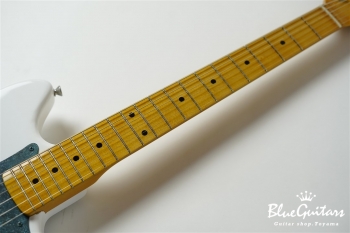 IRIS #084 - Olympic White over Lake Placid Blue 