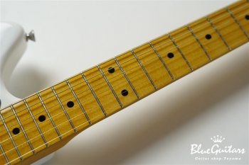 IRIS #084 - Olympic White over Lake Placid Blue 