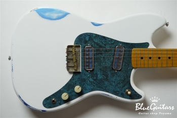 IRIS #084 - Olympic White over Lake Placid Blue 