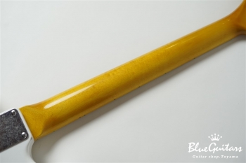 IRIS #084 - Olympic White over Lake Placid Blue 