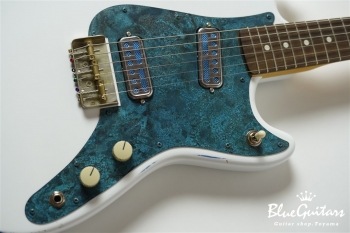 IRIS #085 - Olympic White over Lake Placid Blue 