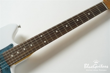 IRIS #085 - Olympic White over Lake Placid Blue 