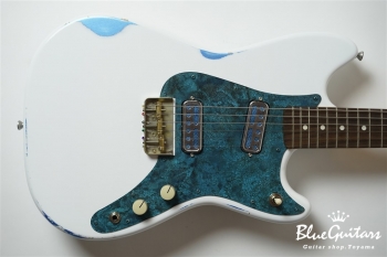 IRIS #085 - Olympic White over Lake Placid Blue 