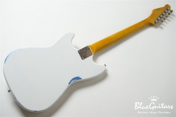 IRIS #085 - Olympic White over Lake Placid Blue 