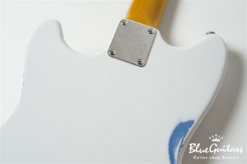 IRIS #085 - Olympic White over Lake Placid Blue 