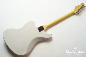 Model JM. #087 Light Aged - White Blonde with Orii Blue