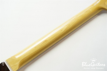 Model JM. #087 Light Aged - White Blonde with Orii Blue