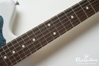 Model JM. #088 Light Aged - White Blonde with Orii Blue