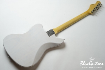 Model JM. #088 Light Aged - White Blonde with Orii Blue