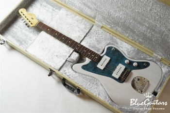 Model JM. #088 Light Aged - White Blonde with Orii Blue