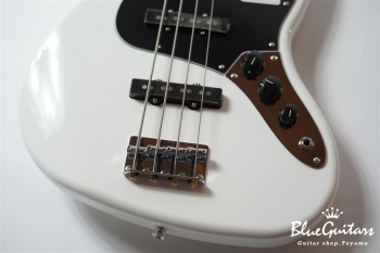 Made in Japan Hybrid II Jazz Bass - Arctic White