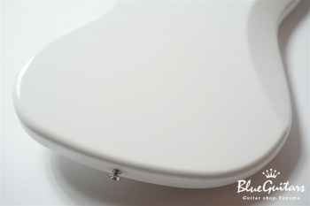 Made in Japan Hybrid II Jazz Bass - Arctic White