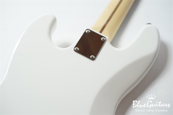 Made in Japan Hybrid II Jazz Bass - Arctic White
