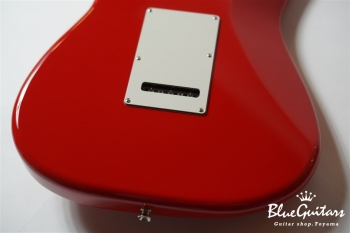 Made in Japan Hybrid II Stratocaster - Modena Red