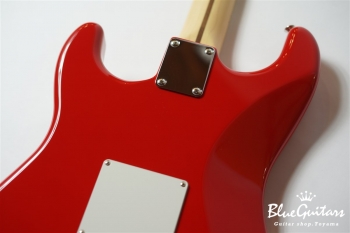 Made in Japan Hybrid II Stratocaster - Modena Red