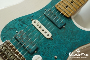 Model S. Patina #106 Light Aged - White Blonde with Orii Blue