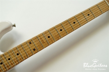 Model S. Patina #106 Light Aged - White Blonde with Orii Blue