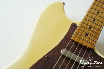 IRIS Standard #105 - Vintage White with Copper Red