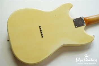 IRIS Standard #105 - Vintage White with Copper Red